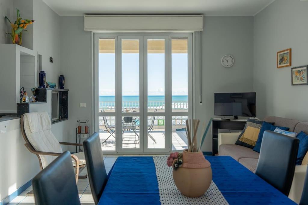 La Casa Sul Mare Villa Agnone Bagni Luaran gambar